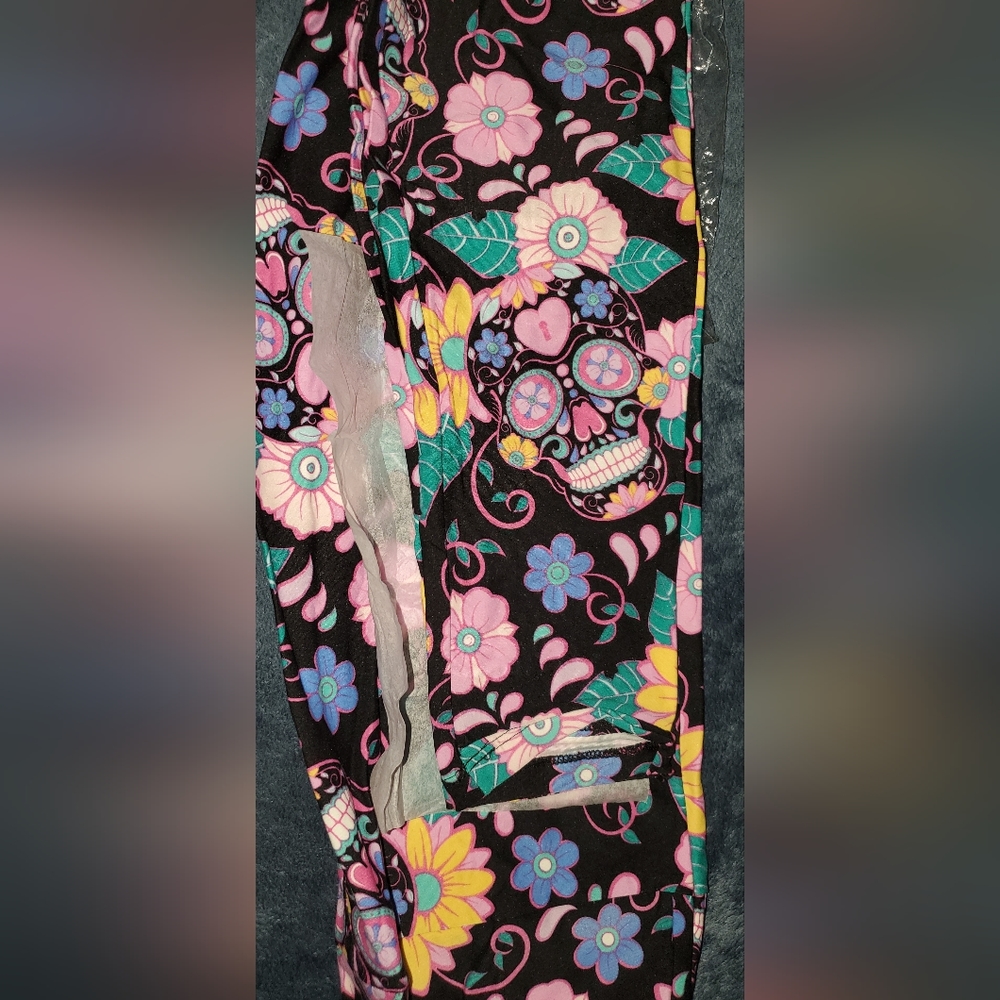 Lularoe Halloween leggings- Sugar Skulls